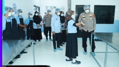 Itwasda Polda Jatim Lakukan Pengawasan SPPG Polres Gresik Pastikan Kualitas dan Kebersihan MBG
