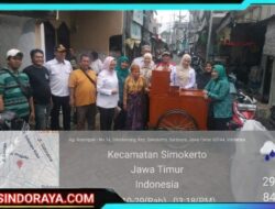 Camat Simokerto Serahkan Bantuan Rombong Usaha Untuk Warga, Dukung Program Kampung Pancasila