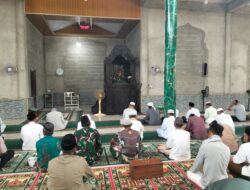 Satgas TMMD Regtas ke-126 Kodim 1208/Sambas Gelar Salat Jumat di Lokasi TMMD
