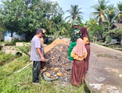 Satgas TMMD ke-126 Kodim 1208/Sambas Sempatkan Waktu Bermain Bersama Anak Sekolah Dasar