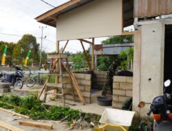 Satgas TMMD ke-126 Kodim 1208/Sambas Rehabilitasi Poskamling Desa Ratu Sepudak