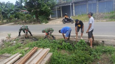 Wujud Kepedulian Babinsa, Koramil 1008-04/Tanta Gelar Pembersihan Lingkungan