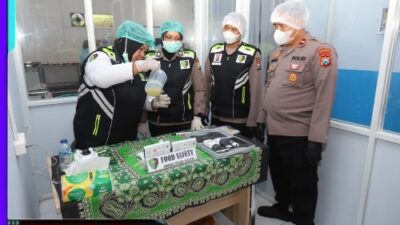 Tim Dokkes Lakukan Uji Food Safety di SPPG Polres Magetan 2 Poncol