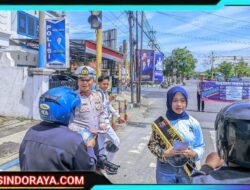 Intensifkan Keselamatan Berkendara, Satlantas Polres Sampang Gelar Public Address Operasi Zebra Semeru 2025