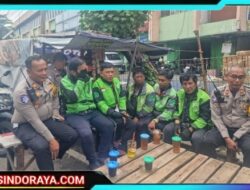 Polres Pelabuhan Tanjung Perak Sosialisasikan Operasi Zebra Semeru 2025 ke Komunitas Ojol di Stasiun Semut