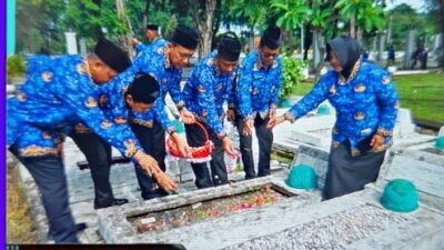 Sambut HUT Korpri ke-54, ASN Polda Jatim Ziarah ke TMP