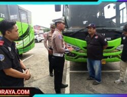 Polantas Menyapa : Operasi Zebra Semeru 2025, PJR Polda Jatim Beri Edukasi Tertib Lalin