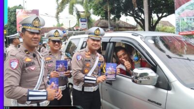 Operasi Zebra Semeru 2025: Polres Magetan Berbagi Bunga dan Coklat, Ajak Warga Tertib Lalin