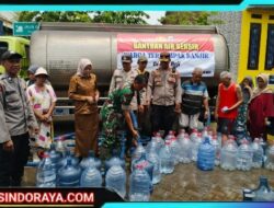 Polsek Beji Salurkan 9 Ribu Liter Air Bersih untuk Warga Terdampak Banjir di Kedungringin
