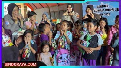 Polres Lumajang Dampingi Anak-anak Pengungsi Semeru: Beri Hiburan dan Pulihkan Trauma