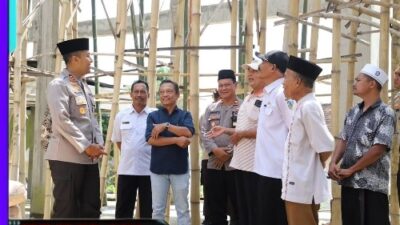 Polres Kediri Salurkan Puluhan Karung Semen Dukung Pembangunan Masjid