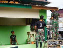 Satgas TMMD ke-126 Kodim 1208/Sambas Lakukan Pengecatan Poskamling di Desa Ratu Sepudak