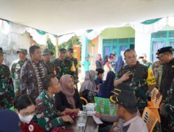 Dan Satgas Dampingi Tim Wasev Tinjau Pengobatan Gratis di Lokasi TMMD ke-126 Kodim 1208/Sambas