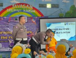 POLANTAS MENYAPA ANAK-ANAK AL HIKMAH, TANAMKAN KESELAMATAN BERLALU LINTAS SEJAK DINI