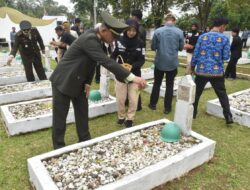 Wakili Dandim, Pasi Intel 1002/HST Turut Tabur Bunga pada Ziarah Nasional 2025