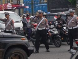 POLANTAS AJAK PENGENDARA MENGHENINGKAN CIPTA SEJENAK, UNTUK HORMATI JASA PAHLAWAN