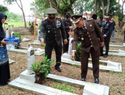 Danramil 02/Sejangkung Hadiri Upacara Peringatan Hari Pahlawan dan Ziarah ke TMP Mewakili Dandim 1208/Sambas