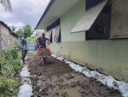 Danramil Pimpin Anggota Benahi Pangkalan, Dan Penimbunan Halaman Menggunakan Batu Kong