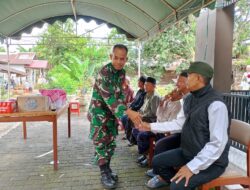 Empati TNI, Babinsa Batu Benawa Hadiri Takziah Warga yang Berduka