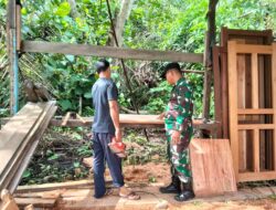 Babinsa Nibung Laksanakan Komsos Dengan Pengrajin Mebel, di Wilayah Binaan