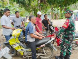 Pererat Kebersamaan, Babinsa Muara Uya-Jaro Laksanakan Komsos Bersama Warga Simpung Layung