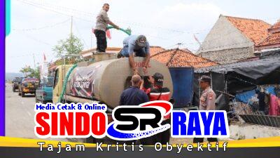 Polres Sumenep Salurkan Bantuan Air Bersih Untuk Warga Desa Pinggirpapas