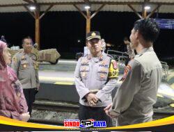 Pantau Lonjakan Penumpang Natal, Kapolres Nganjuk Tinjau Stasiun Kereta Api