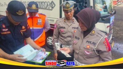 Polres Probolinggo Gelar Ramp Check Gabungan Angkutan Pariwisata Nataru 2025–2026