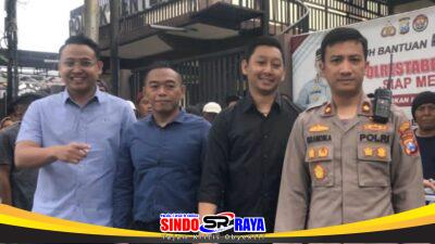Polsek Genteng Surabaya Tebar Kepedulian Jelang Isra Miraj, Tukang Becak dan Ojol Terima Bantuan