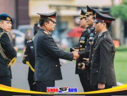 Kapolda Jatim Anugerahkan Tanda Kehormatan Kepada Ribuan Personel