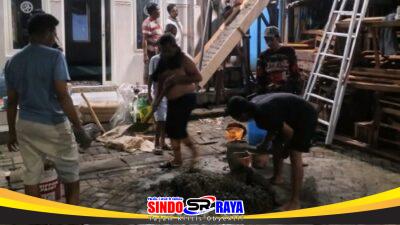 Gotong Royong Warga Sidonipah, Musholla Mbah Buyut Bronto Lanjut Pengecoran Lantai Satu