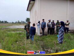 Danramil 1208-07/Teluk Keramat Dampingi Tim BKAD Provinsi Kalbar Cek Lahan Pembangunan Koperasi Desa/Kelurahan Merah Putih