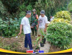 Cegah Longsor, Babinsa Garum Bersama Warga Tanam Pohon Keras Di Lingkungan Magersari