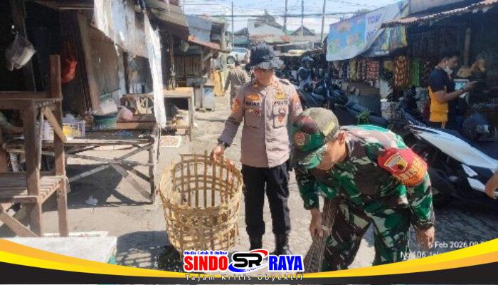 Tiga Pilar Polrestabes Surabaya Kerja Bakti Bersihkan PD Pasar Surya Lakarsantri