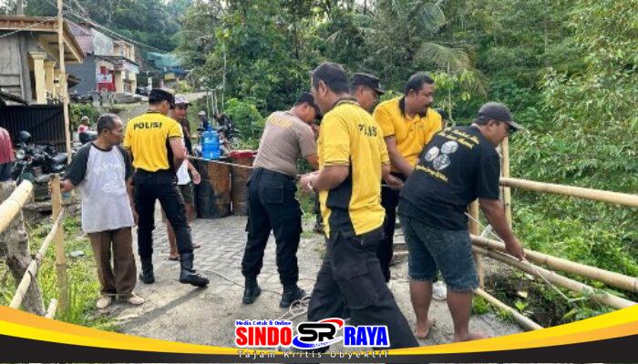 Polres Ponorogo Perbaiki Jembatan Darurat, Akses Dua Desa di Ngebel Kembali Normal