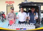 Polres Sampang Gagalkan Arak Bali Ilegal, 12 Karton Diamankan di Terminal Trunojoyo