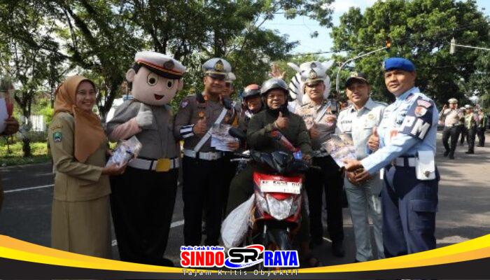 Polres Magetan Berbagi Bunga dan Es Krim di Operasi Keselamatan Semeru 2026