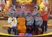 Kapolrestabes Surabaya dan Kapolda Jatim tinjau Vihara Buddhayana saat perayaan Imlek.
