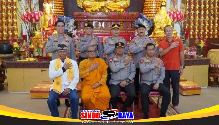 Pantau Vihara, Kapolrestabes Surabaya Bersama Kapolda Jatim Pastikan Imlek Aman