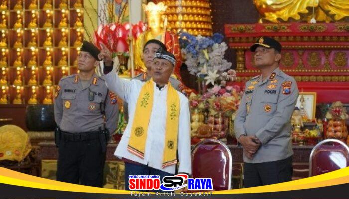 Jogo Jawa Timur : Kapolda Jatim Tinjau Perayaan Imlek di Vihara Buddayana Surabaya