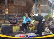 Polres Madiun Kota Patroli Sahur Berbagi Nasi Kotak untuk Warga di Bulan Ramadhan