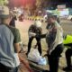 Satlantas Polres Sumenep Gelar Sahur On The Road, Bagi Makanan dan Edukasi Tertib Lalu Lintas