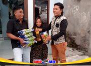 SINTORA NEWS salurkan 25 paket sembako kepada warga prasejahtera di Surabaya pada Jumat kedua Ramadhan 1447 H