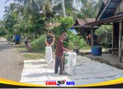 Babinsa Koramil 1002-01/BAS Hadir di Tengah Petani Desa Labuhan