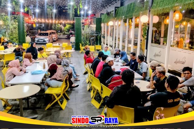 Komunitas Wartawan Indonesia menggelar gladi bersih persiapan launching di Caffe Labara Surabaya