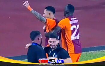 Pemain Borneo FC merayakan gol saat laga Borneo FC vs Persebaya di Stadion Segiri yang berakhir dengan skor 5-1