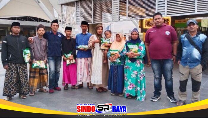 Bukber Tak Biasa di Taman Suroboyo: Redaksi HarianMataBerita Berbagi Santunan Anak Yatim