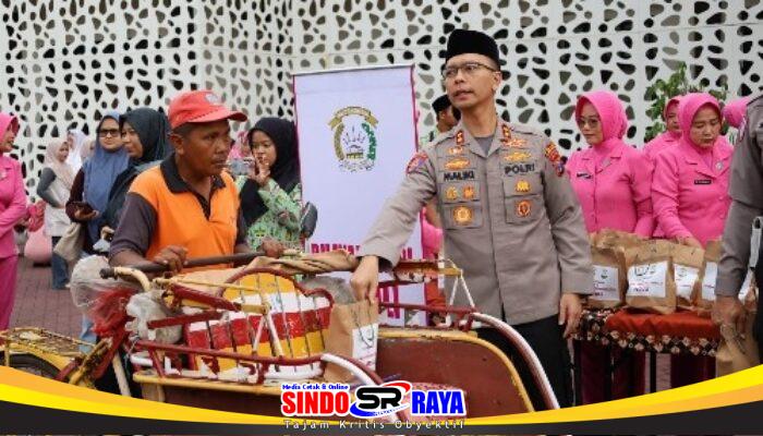 Polres Trenggalek dan Bhayangkari Berbagi Ratusan Menu Buka Puasa Gratis