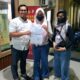 Dokter di Malang bersama kuasa hukum menunjukkan bukti laporan terhadap oknum jaksa ke Polda Jatim terkait dugaan KDRT psikis