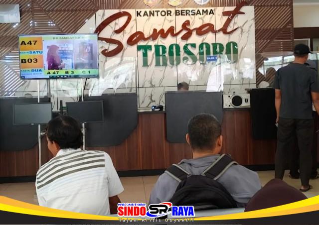 Pelayanan di Kantor Bersama Samsat Trosobo Sidoarjo